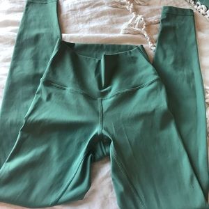 Lululemon Wunder Under